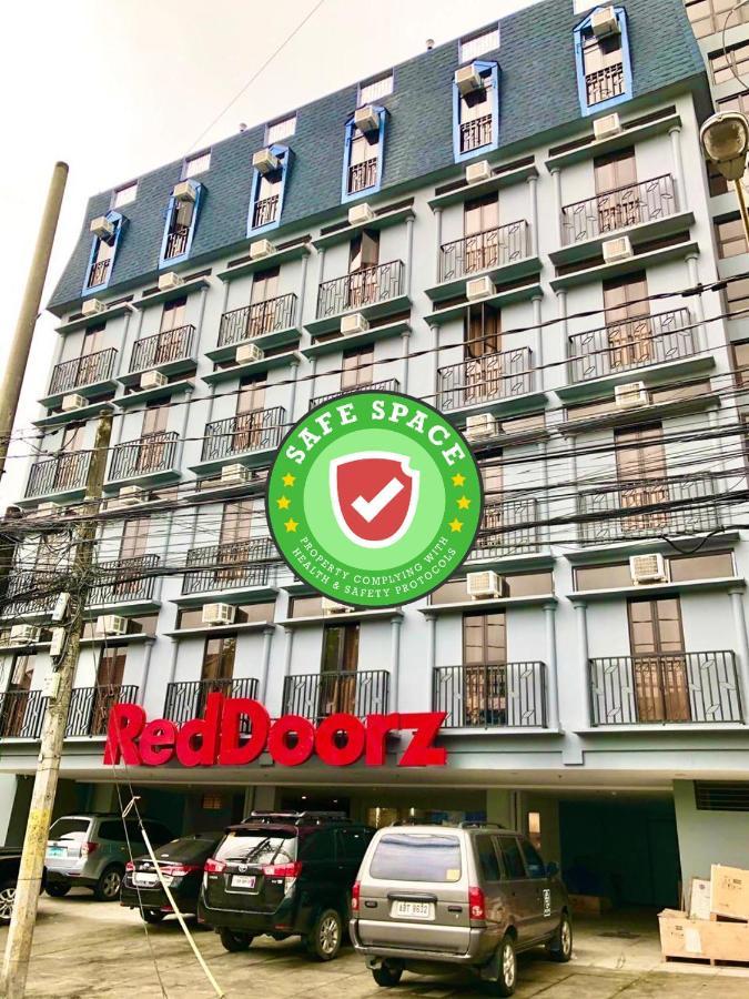 Reddoorz Plus @ Jardin Suites Guadalupe Nuevo Mandaluyong Zewnętrze zdjęcie