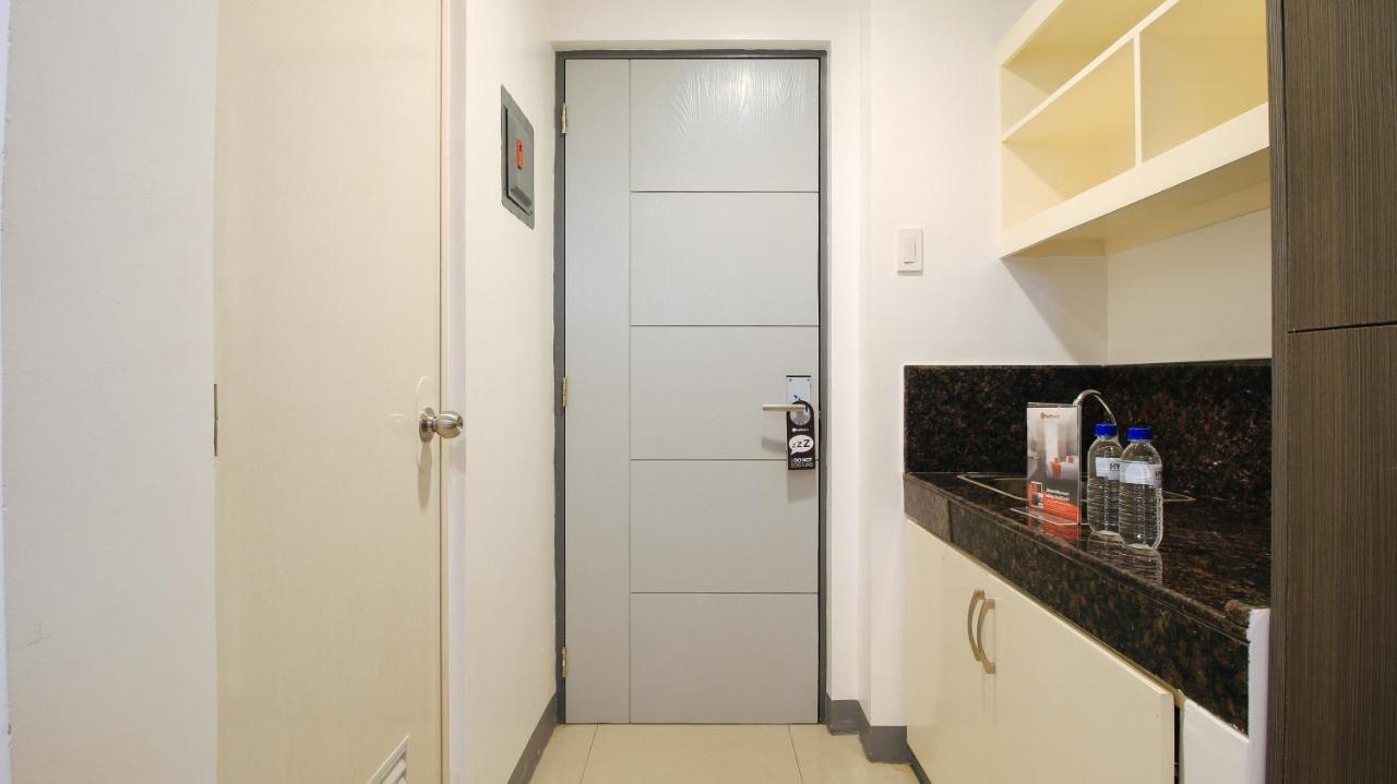 Reddoorz Plus @ Jardin Suites Guadalupe Nuevo Mandaluyong Zewnętrze zdjęcie