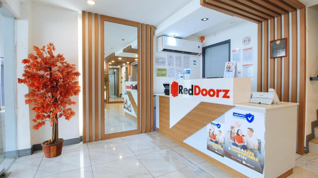 Reddoorz Plus @ Jardin Suites Guadalupe Nuevo Mandaluyong Zewnętrze zdjęcie