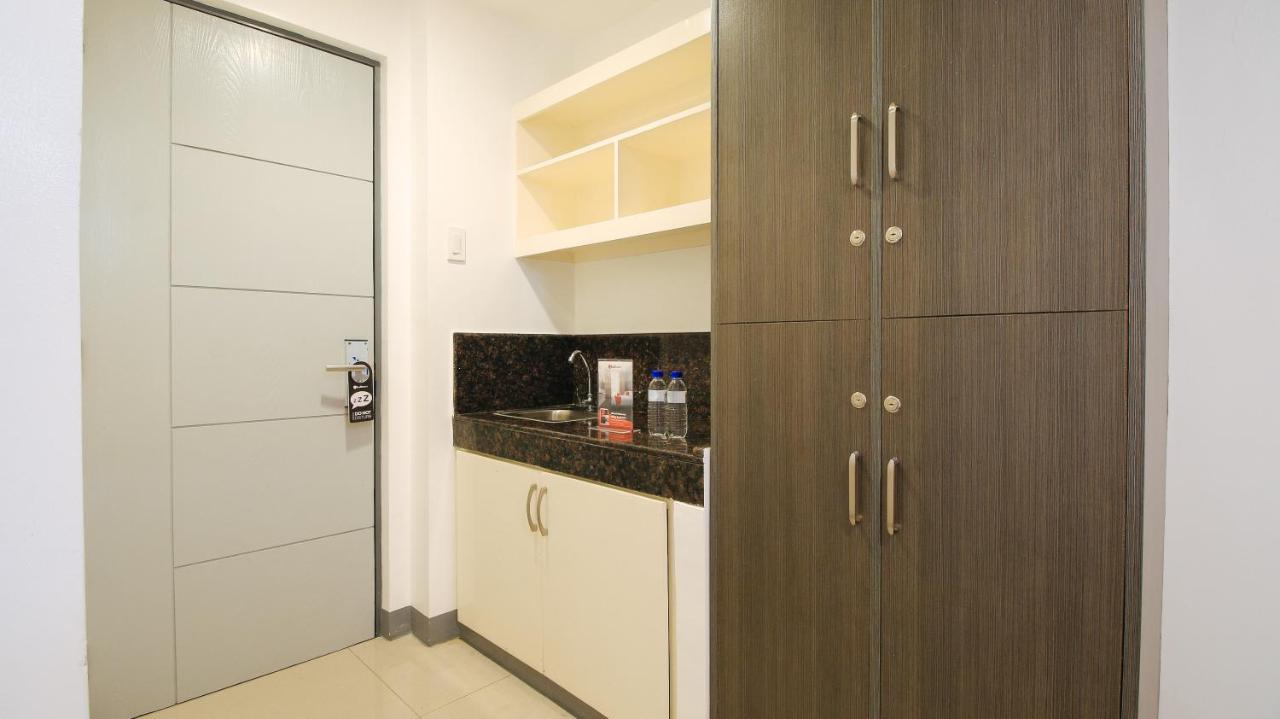 Reddoorz Plus @ Jardin Suites Guadalupe Nuevo Mandaluyong Zewnętrze zdjęcie